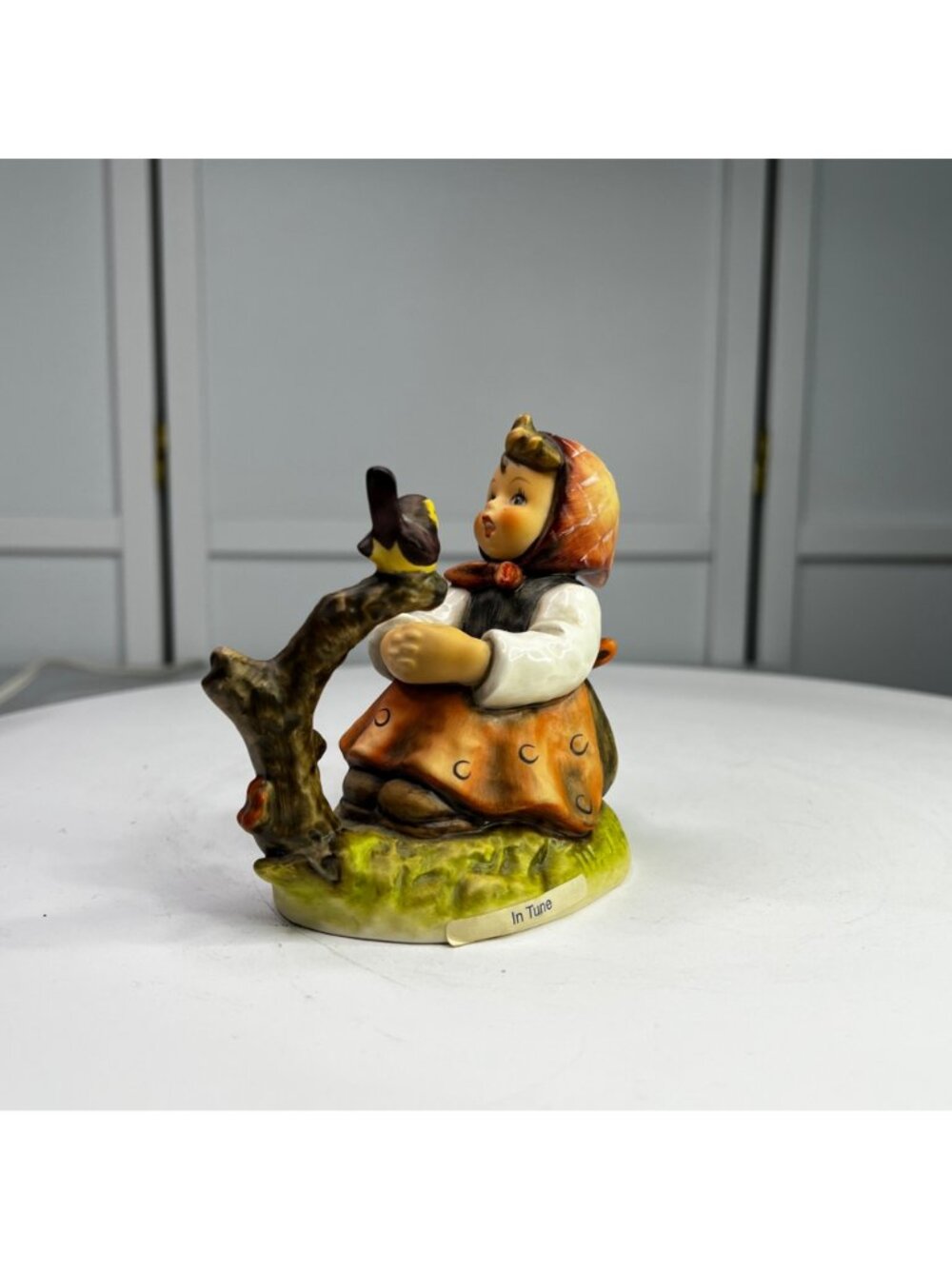 M.I. Hummel "In Tune" Vintage Figurine TMK-6 1970s 4" Collectible - Picture 2 of 11